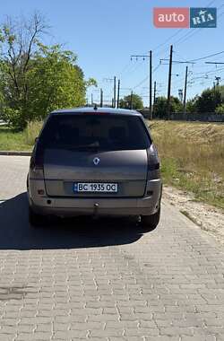 Минивэн Renault Grand Scenic 2004 в 