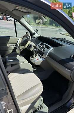 Минивэн Renault Grand Scenic 2004 в 