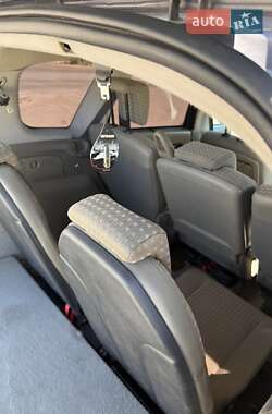 Минивэн Renault Grand Scenic 2004 в 