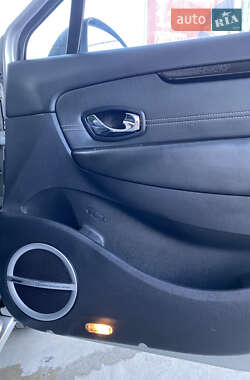 Минивэн Renault Grand Scenic 2012 в 