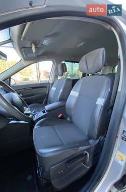 Минивэн Renault Grand Scenic 2012 в 