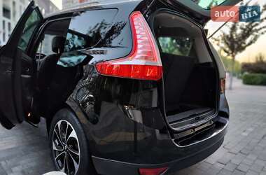 Минивэн Renault Grand Scenic 2015 в 
