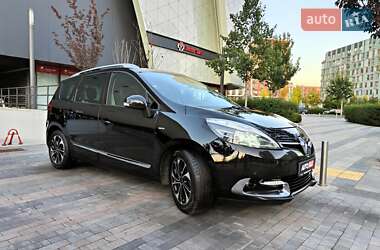 Минивэн Renault Grand Scenic 2015 в 