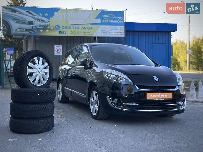 Минивэн Renault Grand Scenic 2012 в 