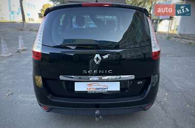 Минивэн Renault Grand Scenic 2012 в 