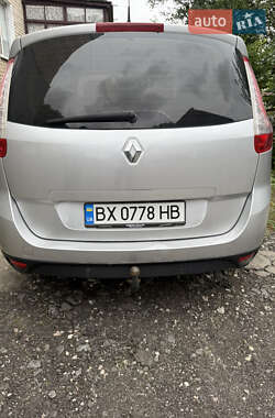 Минивэн Renault Grand Scenic 2014 в 