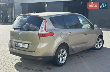 Минивэн Renault Grand Scenic 2014 в 