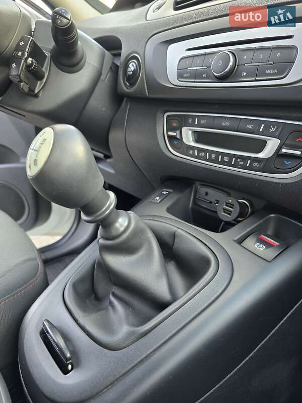 Минивэн Renault Grand Scenic 2014 в Киеве фото 19 Минивэн Renault Grand Scenic 2014 в Киеве