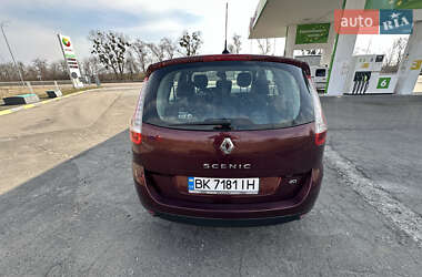 Минивэн Renault Grand Scenic 2012 в 