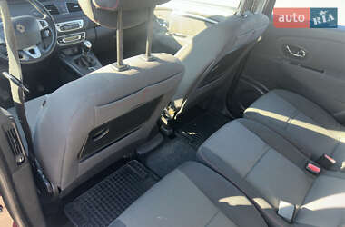 Минивэн Renault Grand Scenic 2012 в 