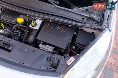 Минивэн Renault Grand Scenic 2016 в 