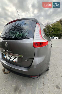 Минивэн Renault Grand Scenic 2013 в 