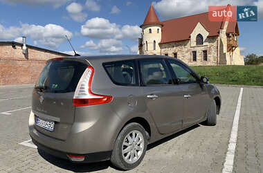 Минивэн Renault Grand Scenic 2011 в 