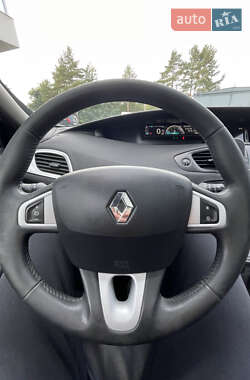 Минивэн Renault Grand Scenic 2012 в 