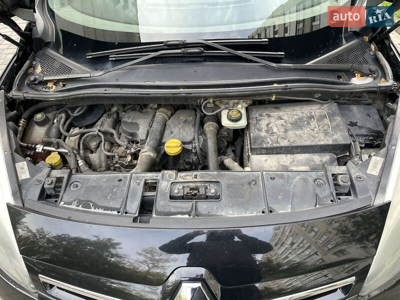 Минивэн Renault Grand Scenic 2012 в Новояворовске