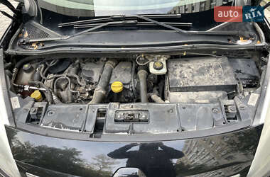 Минивэн Renault Grand Scenic 2012 в 