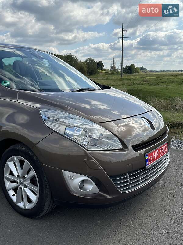 Минивэн Renault Grand Scenic 2010 в Демидовке