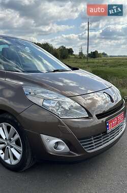 Минивэн Renault Grand Scenic 2010 в 