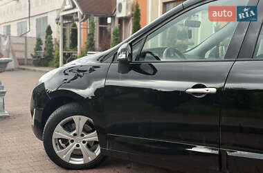 Минивэн Renault Grand Scenic 2011 в 