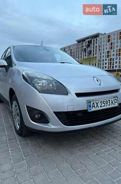 Минивэн Renault Grand Scenic 2009 в 