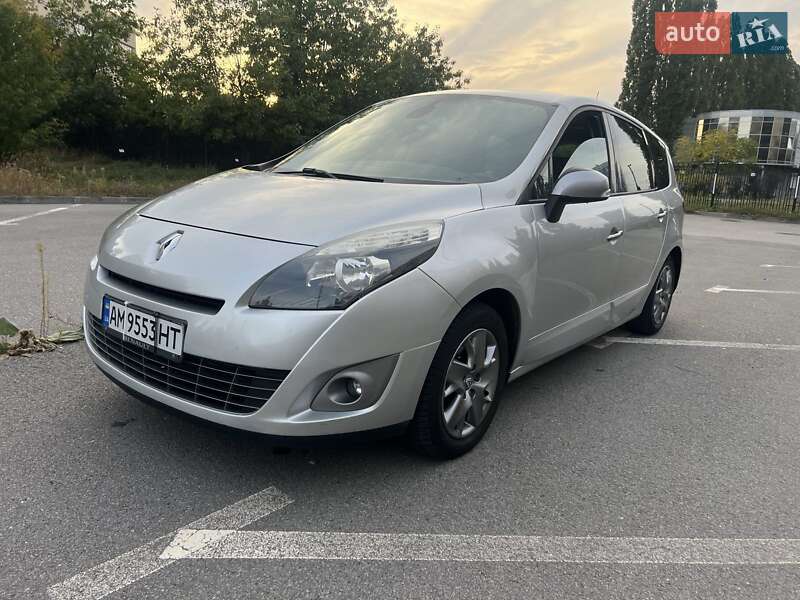Мінівен Renault Grand Scenic 2011 в 