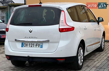 Минивэн Renault Grand Scenic 2013 в 
