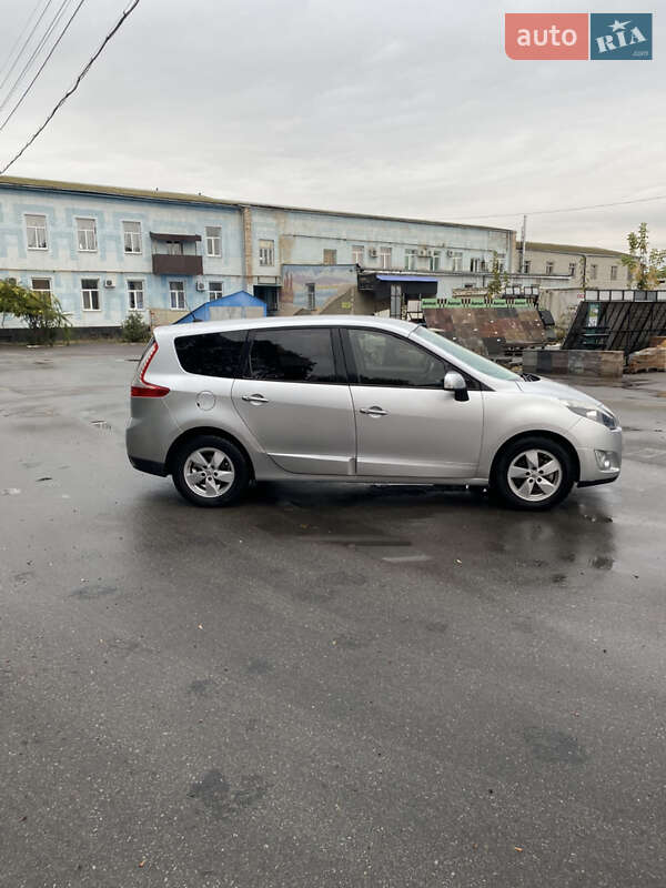 Минивэн Renault Grand Scenic 2009 в Сумах