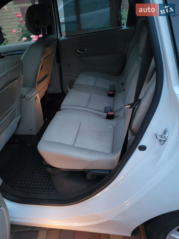 Мінівен Renault Grand Scenic 2011 в Петропавлівській Борщагівці