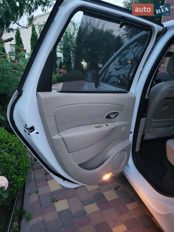 Мінівен Renault Grand Scenic 2011 в Петропавлівській Борщагівці