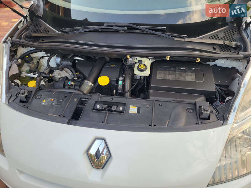 Мінівен Renault Grand Scenic 2011 в Петропавлівській Борщагівці