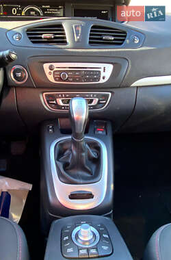 Минивэн Renault Grand Scenic 2013 в 