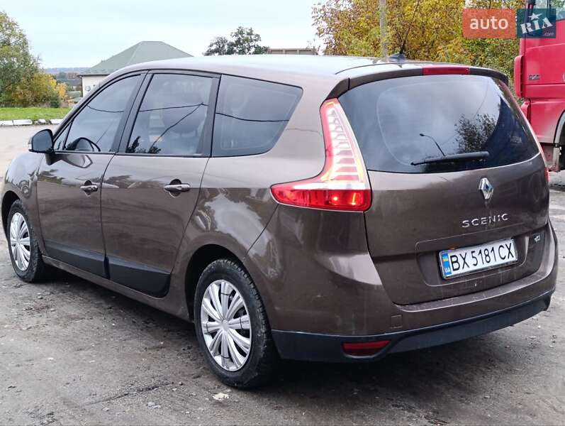 Минивэн Renault Grand Scenic 2010 в Теофиполе