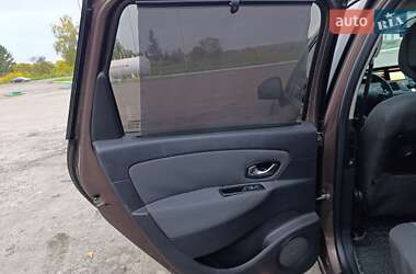 Минивэн Renault Grand Scenic 2010 в 