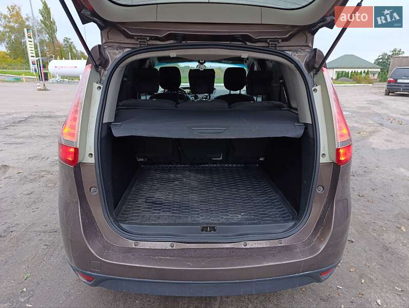 Минивэн Renault Grand Scenic 2010 в Теофиполе