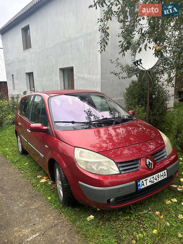 Минивэн Renault Grand Scenic 2004 в  фото Минивэн Renault Grand Scenic 2004 в