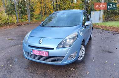 Минивэн Renault Grand Scenic 2011 в 