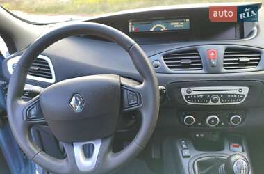 Минивэн Renault Grand Scenic 2011 в 