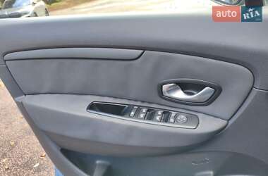 Минивэн Renault Grand Scenic 2011 в 