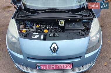 Минивэн Renault Grand Scenic 2011 в 