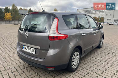 Минивэн Renault Grand Scenic 2009 в 