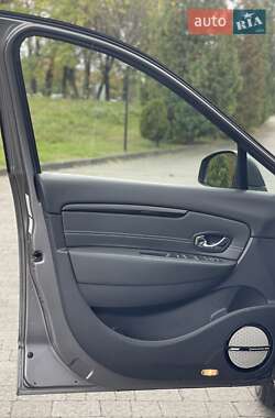 Минивэн Renault Grand Scenic 2014 в 