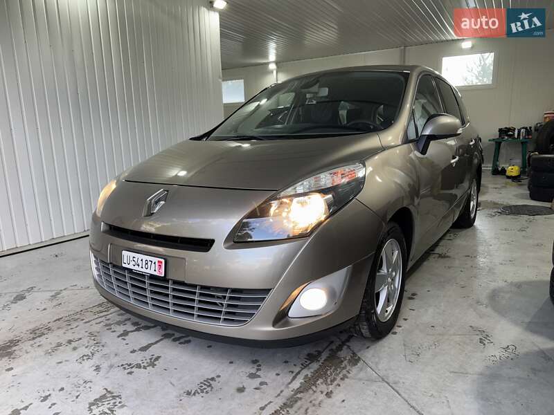 Мінівен Renault Grand Scenic 2011 в 