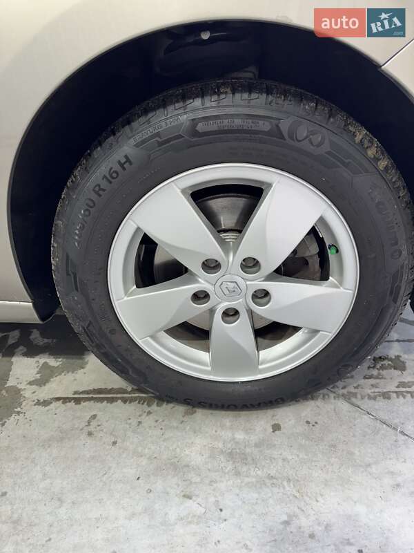 Минивэн Renault Grand Scenic 2011 в Золочеве фото 17 Минивэн Renault Grand Scenic 2011 в Золочеве