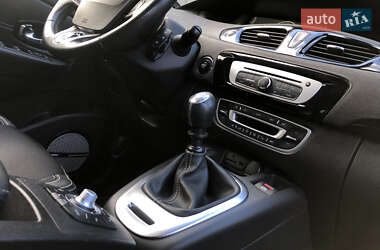 Минивэн Renault Grand Scenic 2016 в 