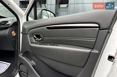 Минивэн Renault Grand Scenic 2012 в 