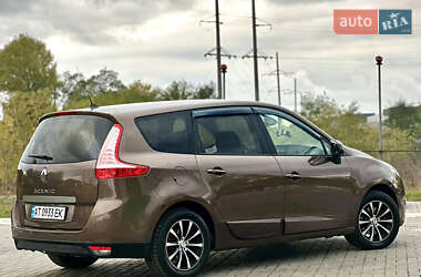 Минивэн Renault Grand Scenic 2011 в 