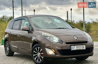 Минивэн Renault Grand Scenic 2011 в 
