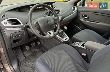 Минивэн Renault Grand Scenic 2011 в 