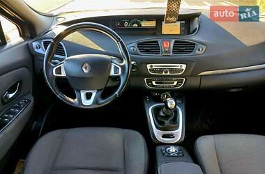 Минивэн Renault Grand Scenic 2011 в 