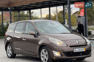 Минивэн Renault Grand Scenic 2010 в 